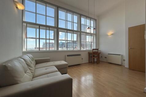 Livingroom (2).jpeg