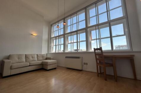 Livingroom (4).jpeg