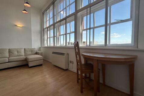 Livingroom (8).jpeg