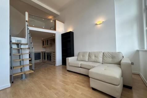 Livingroom (9).jpeg