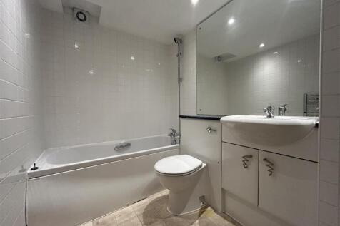 Bathroom (2).jpeg