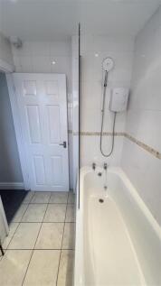 Bathroom 002.jpeg