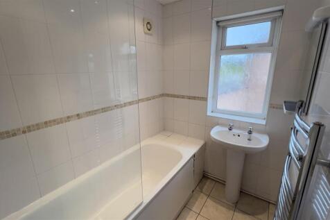 Bathroom 001.jpeg