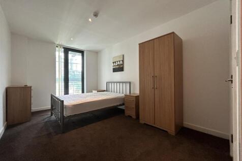 1st Bedroom (5).jpeg