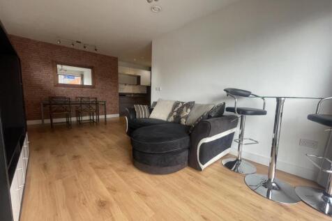 Livingroom 5.jpeg