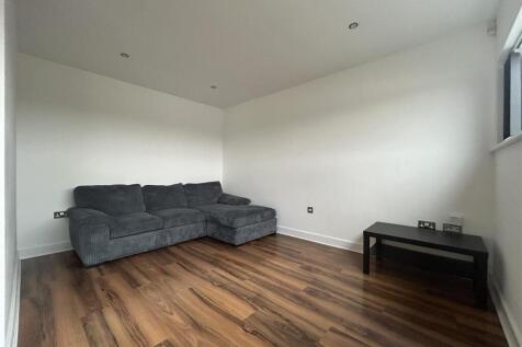 Livingroom (2).jpeg