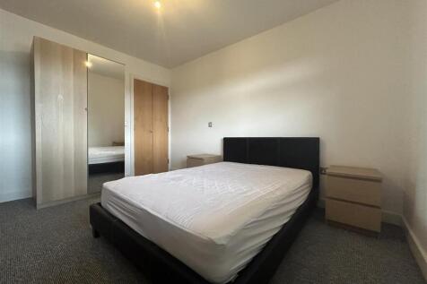 1st Bedroom (2).jpeg