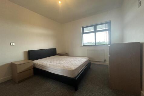 1st Bedroom (3).jpeg