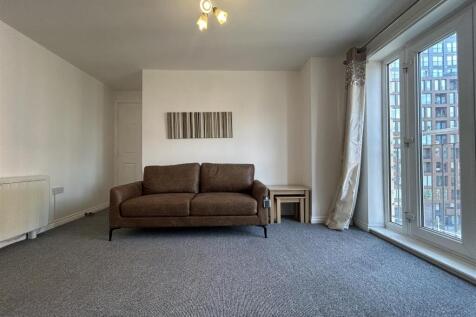 Livingroom (3).jpeg