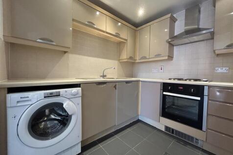 Kitchen (2).jpeg