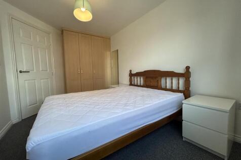 1st Bedroom (3).jpeg