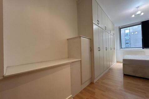 1st Bedroom (3).jpeg