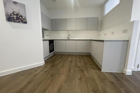 Kitchen 2.jpeg