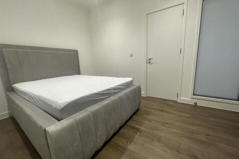 2nd bedroom (2).jpeg