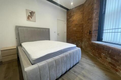 1st bedroom 4.jpeg
