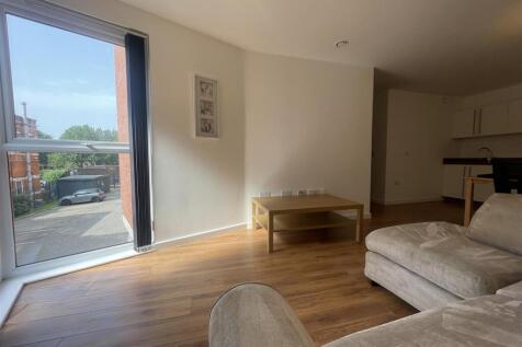 Livingroom 2.jpeg