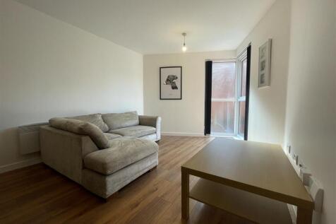 Livingroom 4.jpeg