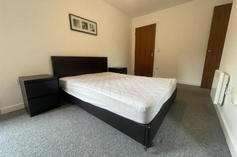 1st Bedroom 2.jpeg