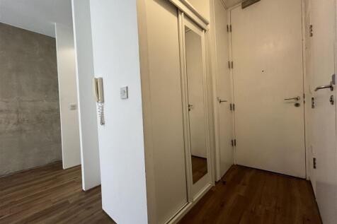 Hallway.jpeg