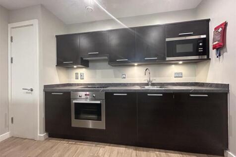 Kitchen (2).jpeg