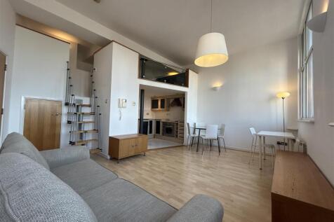 Livingroom (2).jpeg