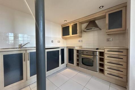 Kitchen (2).jpeg