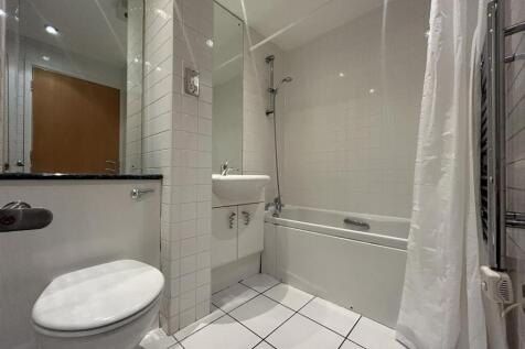 Bathroom (2).jpeg