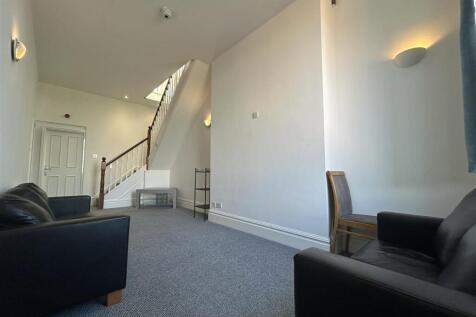 Livingroom (5).jpeg