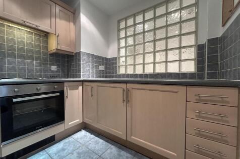 Kitchen (2).jpeg