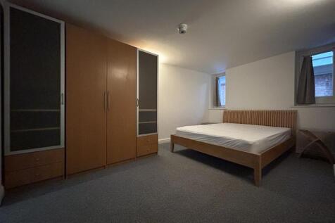 1st Bedroom (3).jpeg