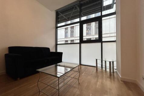 Livingroom (3).jpeg