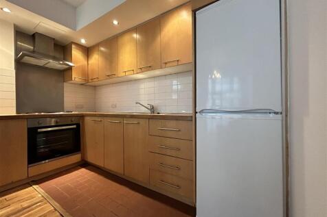 Kitchen (2).jpeg