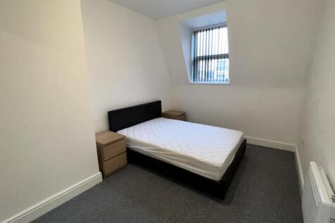 Bedroom One 1.jpeg