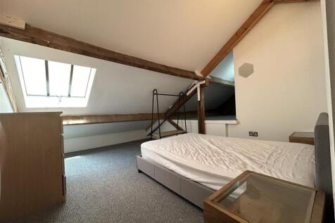 1st Bedroom.jpeg