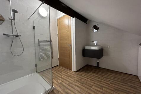 Bathroom (2).jpeg
