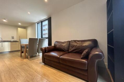Livingroom (2).jpeg