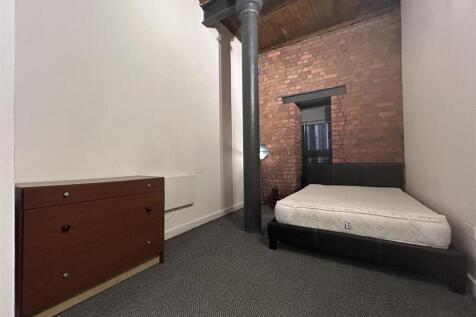 1st Bedroom (2).jpeg