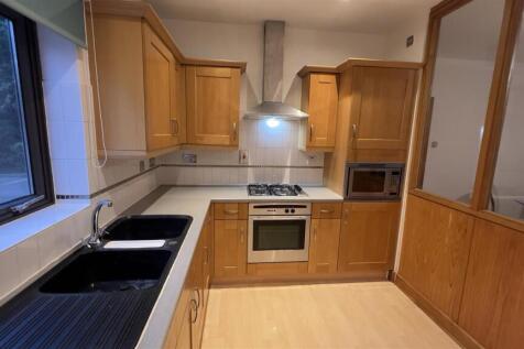 Kitchen 02.jpeg
