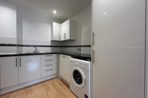 Kitchen (2).jpeg