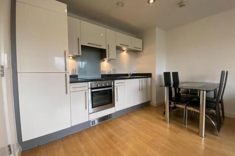 Kitchen (2).jpeg