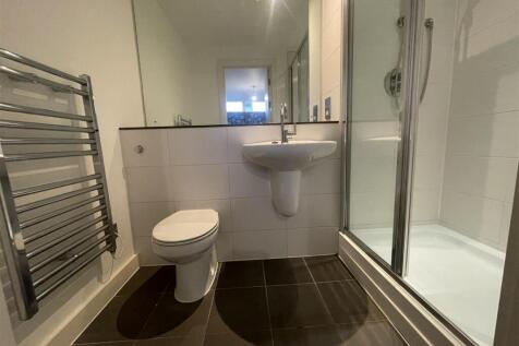 En-suite 2.jpeg