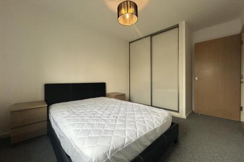 1st Bedroom (2).jpeg