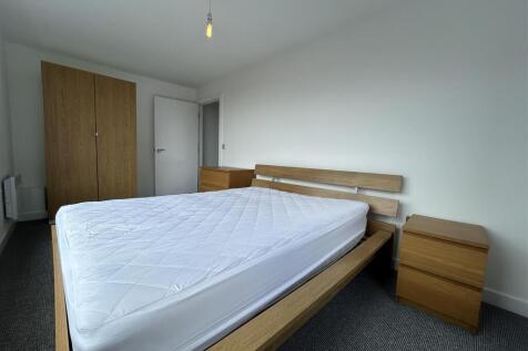 1st Bedroom (2).jpeg