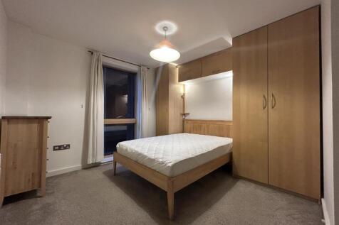 1st Bedroom (3).jpeg