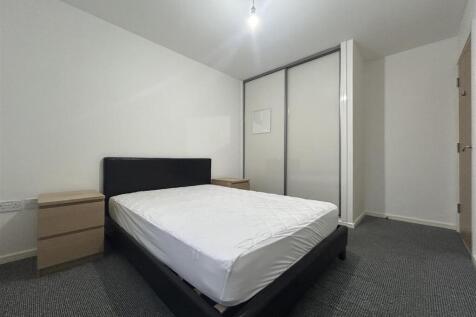 1st Bedroom (2).jpeg