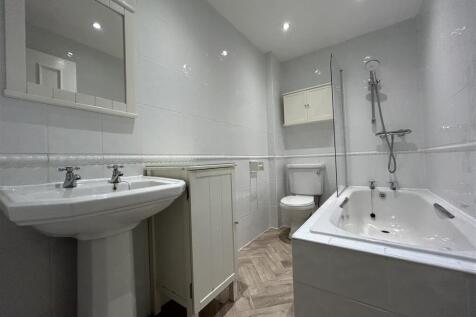 Bathroom.jpeg