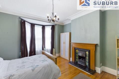 TT102 Bedroom (2)
