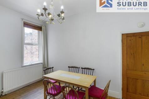 TT102 Diningroom (2)