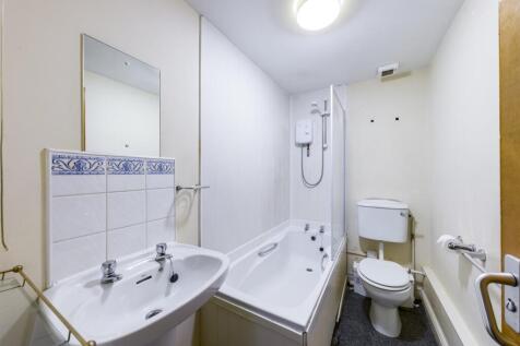 SXA09 Bathroom One