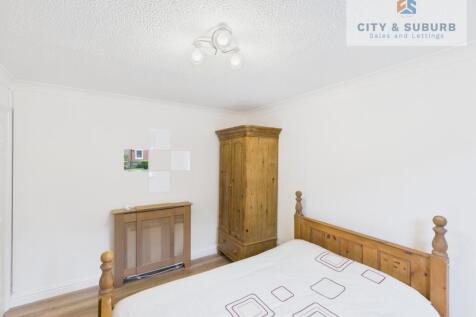 CAM01351G0-PR0196-STILL009